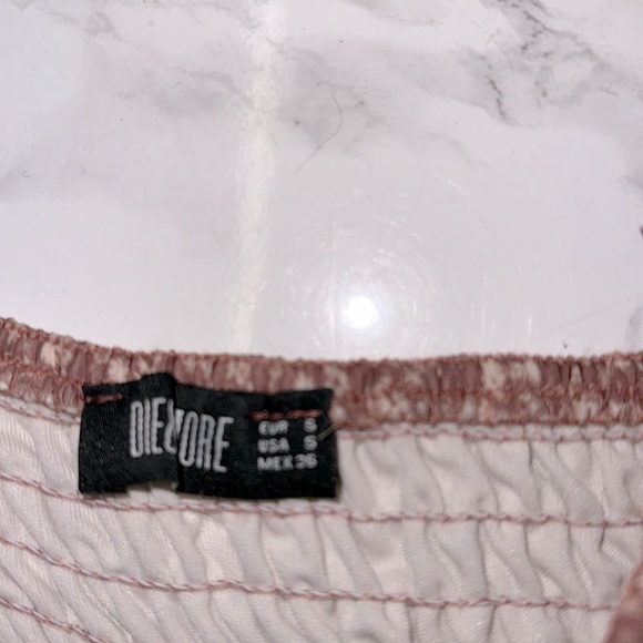 Die & More size small dusty rose floral smocked boho top - Picture 4 of 7